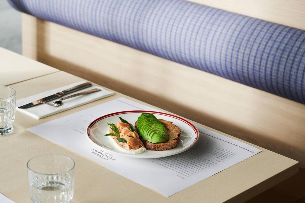 Midnight Hotel, Autograph Collection Canberra Extérieur photo Avocado on toast at The Garrison, 2016