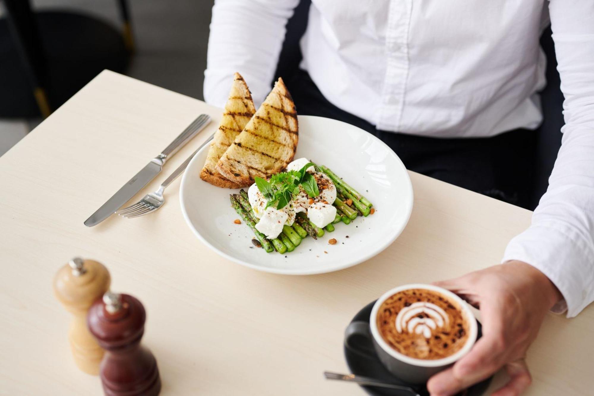 Midnight Hotel, Autograph Collection Canberra Extérieur photo Asparagus and poached egg