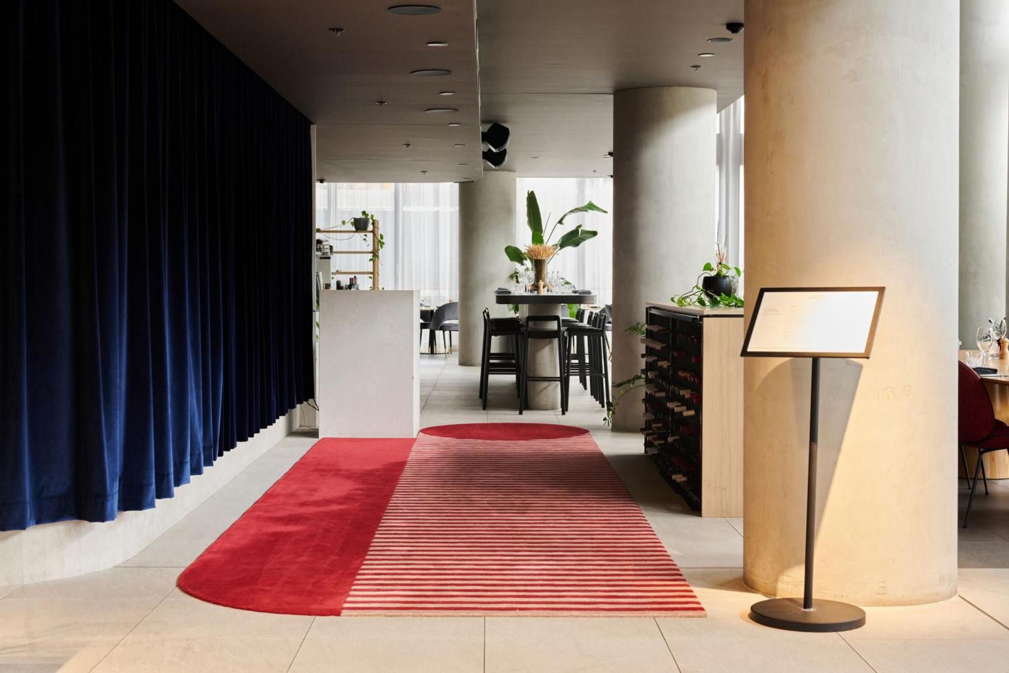 Midnight Hotel, Autograph Collection Canberra Extérieur photo Entrance to the restaurant