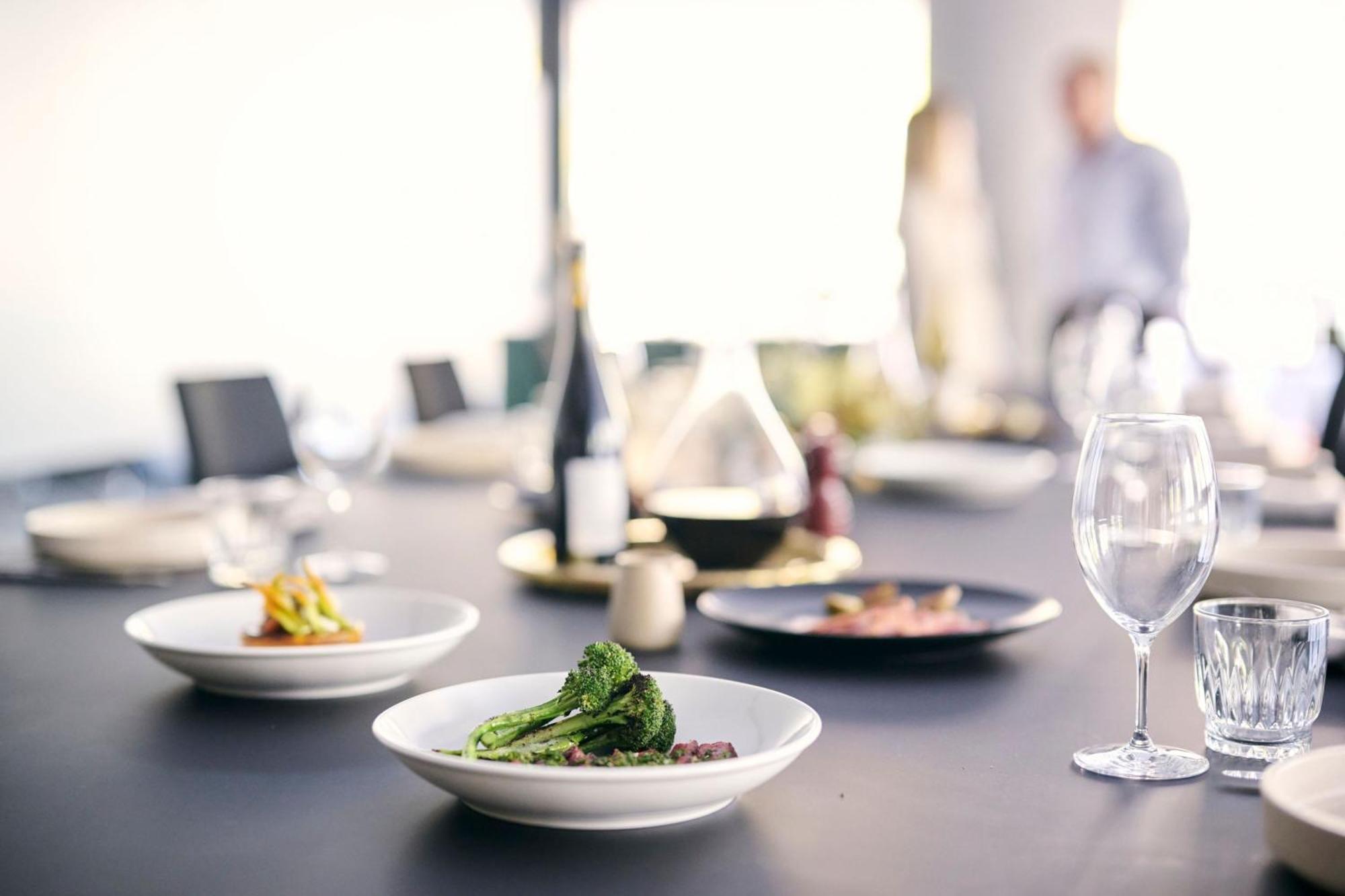 Midnight Hotel, Autograph Collection Canberra Extérieur photo Dishes at the restaurant