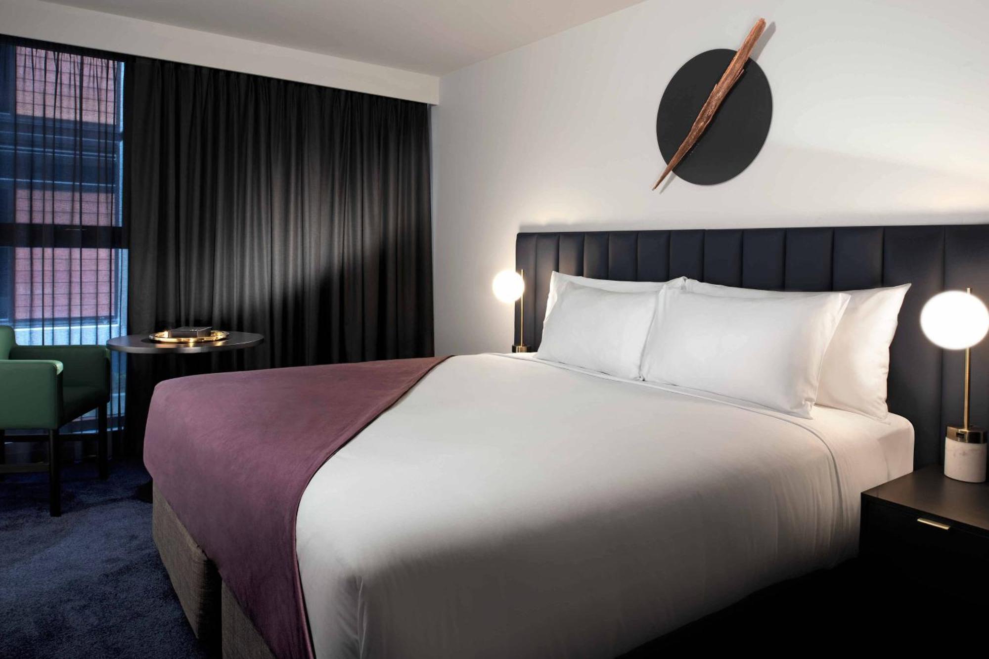 Midnight Hotel, Autograph Collection Canberra Extérieur photo A bedroom at the hotel