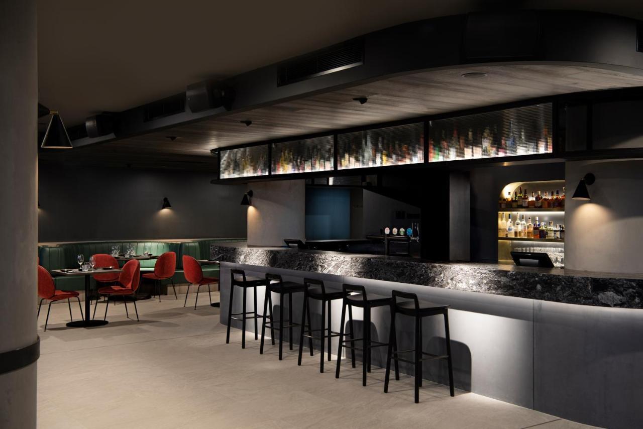 Midnight Hotel, Autograph Collection Canberra Extérieur photo The bar at the restaurant